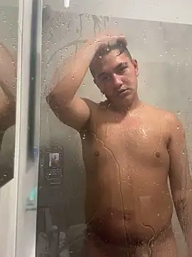 Snapshot of lacikaboyy chatting on December 9, 2024, 4:26 pm lacikaboyy online show from December 9, 2024, 4:26 pm