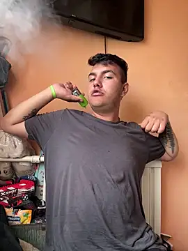 Snapshot of lacikaboyy chatting on October 16, 2025, 8:33 am lacikaboyy online show from October 16, 2025, 8:33 am