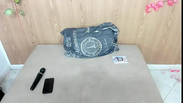 Snapshot of jenelotizz06 chatting on January 7, 2026, 11:43 pm jenelotizz06 online show from January 7, 2026, 11:43 pm