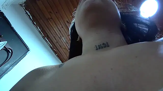 white sexy  online show from November 3, 2025, 10:52 am