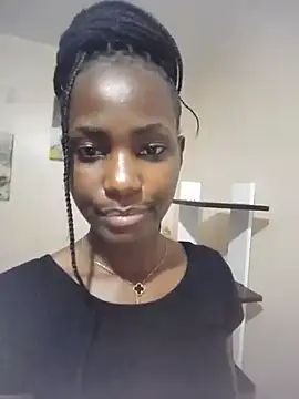 Snapshot of agnesmw chatting on October 25, 2025, 5:02 pm agnesmw online show from October 25, 2025, 5:02 pm