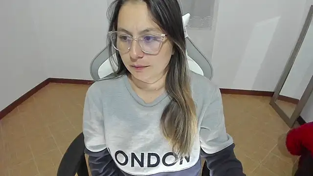 Snapshot of samantha__wilson chatting on February 5, 2025, 12:10 am samantha wilson online show from February 5, 2025, 12:10 am