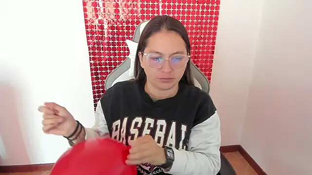 Snapshot of samantha__wilson chatting on February 14, 2025, 1:18 pm samantha wilson online show from February 14, 2025, 1:18 pm