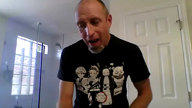 Snapshot of El_Gizmo chatting on May 18, 2026, 8:02 pm El Gizmo online show from May 18, 2026, 8:02 pm