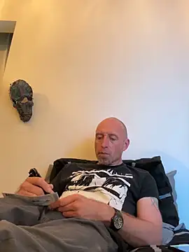 Snapshot of El_Gizmo chatting on September 29, 2025, 4:45 pm El Gizmo online show from September 29, 2025, 4:45 pm