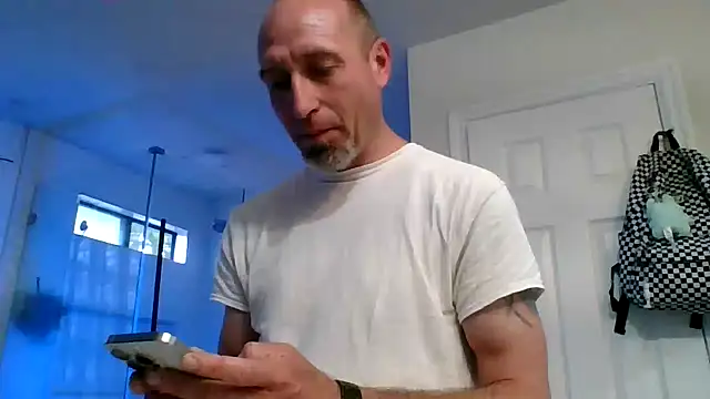 El Gizmo online show from April 1, 2026, 6:16 pm