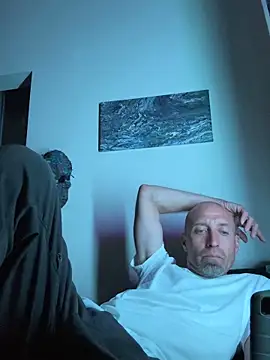 Snapshot of El_Gizmo chatting on October 25, 2025, 7:18 am El Gizmo online show from October 25, 2025, 7:18 am