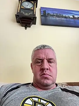 Snapshot of Evolite123 chatting on March 10, 2025, 12:17 pm Evolite123 online show from March 10, 2025, 12:17 pm