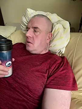 Snapshot of Evolite123 chatting on January 28, 2025, 12:22 pm Evolite123 online show from January 28, 2025, 12:22 pm