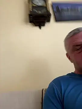 Snapshot of Evolite123 chatting on March 7, 2025, 10:56 am Evolite123 online show from March 7, 2025, 10:56 am