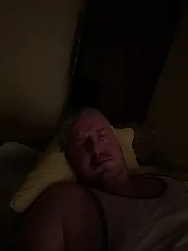 Snapshot of Evolite123 chatting on March 6, 2025, 9:20 pm Evolite123 online show from March 6, 2025, 9:20 pm