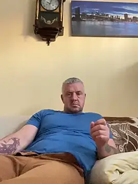 Snapshot of Evolite123 chatting on March 7, 2025, 4:33 pm Evolite123 online show from March 7, 2025, 4:33 pm