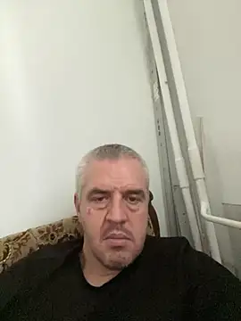 Snapshot of Evolite123 chatting on November 14, 2025, 12:31 pm Evolite123 online show from November 14, 2025, 12:31 pm