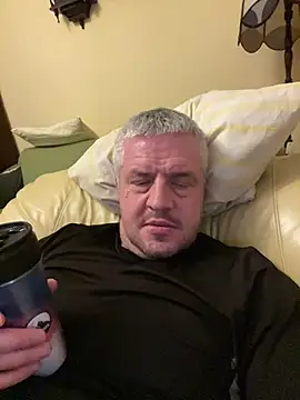 Snapshot of Evolite123 chatting on March 17, 2025, 6:00 pm Evolite123 online show from March 17, 2025, 6:00 pm