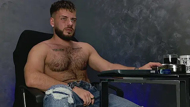 Snapshot of juliusmasters chatting on December 1, 2025, 8:10 pm juliusmasters online show from December 1, 2025, 8:10 pm