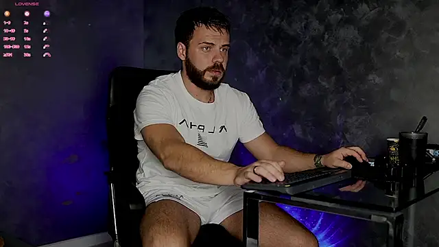 Snapshot of juliusmasters chatting on November 8, 2025, 8:01 pm juliusmasters online show from November 8, 2025, 8:01 pm