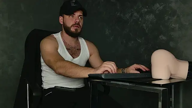 Snapshot of juliusmasters chatting on November 25, 2025, 7:47 pm juliusmasters online show from November 25, 2025, 7:47 pm