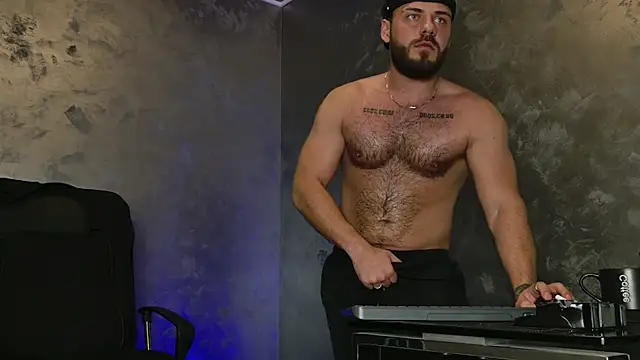 Snapshot of juliusmasters chatting on November 21, 2025, 11:26 pm juliusmasters online show from November 21, 2025, 11:26 pm