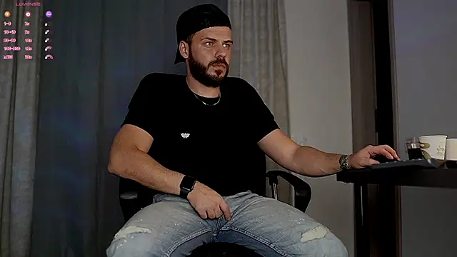 Snapshot of juliusmasters chatting on October 29, 2025, 7:35 pm juliusmasters online show from October 29, 2025, 7:35 pm