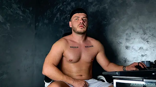 juliusmasters online show from February 13, 2026, 8:20 pm