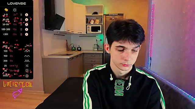 Aaron Boom online show from November 30, 2025, 12:11 am