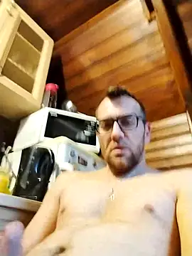 tomee83 online show from December 5, 2025, 6:45 am