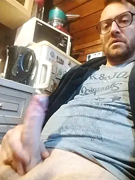 Snapshot of tomee83 chatting on October 15, 2025, 5:50 am tomee83 online show from October 15, 2025, 5:50 am