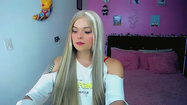 SweetKim21 online show from April 3, 2026, 9:38 am