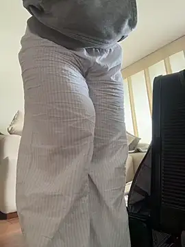 sukhakunis1 online show from April 24, 2026, 5:26 pm