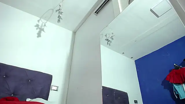 Squirter pussybomb online show from November 7, 2025, 4:11 pm