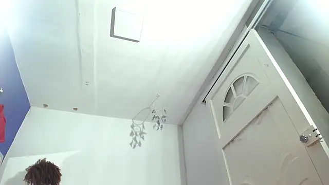 Squirter pussybomb online show from November 25, 2025, 4:13 am