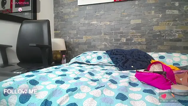 dayadubey  online show from April 6, 2026, 11:33 am