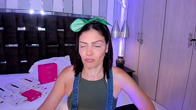 KatteMoss online show from April 4, 2026, 8:15 pm