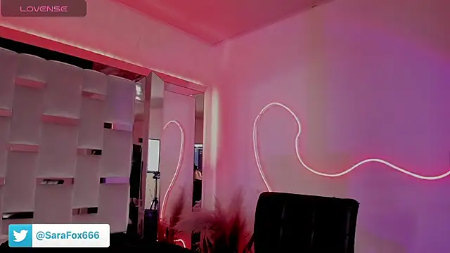 Sara Foxx1 online show from April 12, 2026, 7:39 pm