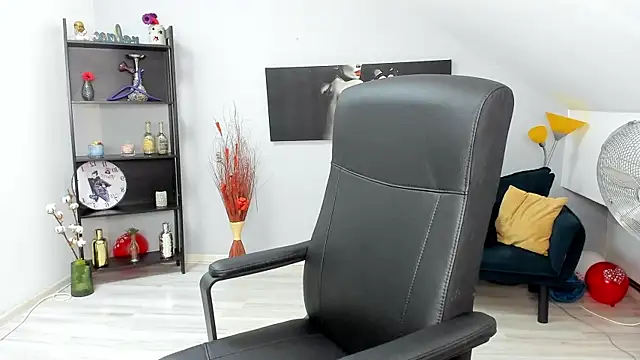 Snapshot of MelissaWiliam chatting on March 17, 2025, 2:56 pm MelissaWiliam online show from March 17, 2025, 2:56 pm