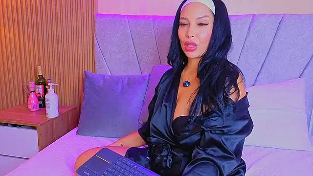 Dakota diaz  online show from April 21, 2026, 1:42 am