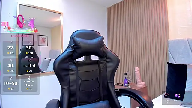 Dakota diaz  online show from September 12, 2025, 8:08 pm