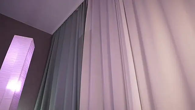 Snapshot of NinaMint chatting on January 24, 2025, 11:23 pm NinaMint online show from January 24, 2025, 11:23 pm