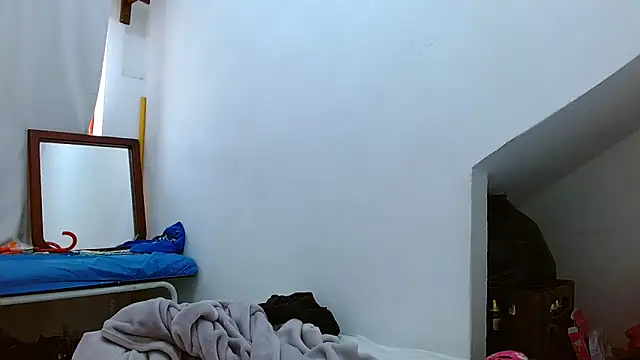 tomboyblue online show from November 24, 2025, 6:08 pm