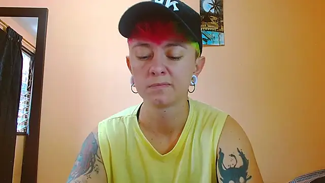 Snapshot of tomboyblue chatting on July 9, 2026, 5:56 pm tomboyblue online show from July 9, 2026, 5:56 pm