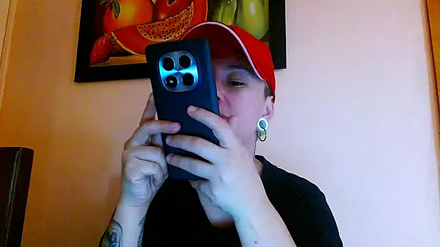 Snapshot of tomboyblue chatting on July 16, 2026, 10:29 pm tomboyblue online show from July 16, 2026, 10:29 pm