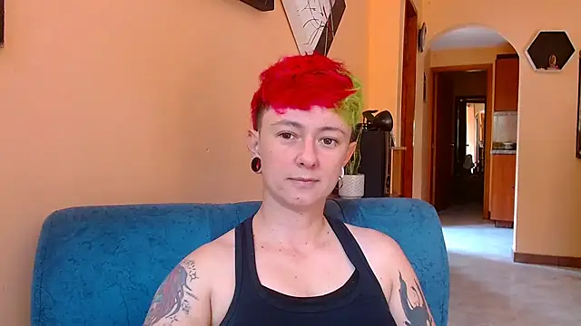 Snapshot of tomboyblue chatting on August 3, 2026, 6:03 pm tomboyblue online show from August 3, 2026, 6:03 pm