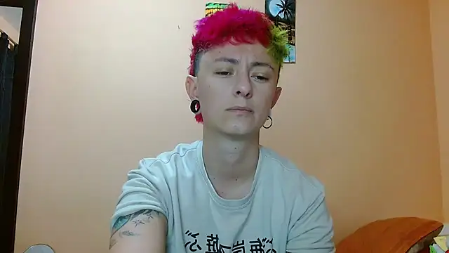 Snapshot of tomboyblue chatting on August 2, 2026, 11:46 pm tomboyblue online show from August 2, 2026, 11:46 pm