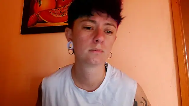 Snapshot of tomboyblue chatting on June 19, 2026, 3:07 pm tomboyblue online show from June 19, 2026, 3:07 pm
