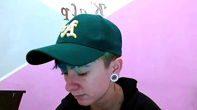 tomboyblue online show from November 14, 2025, 10:35 pm