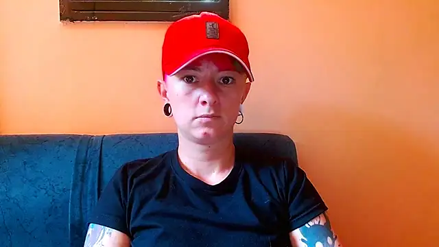 Snapshot of tomboyblue chatting on July 21, 2026, 3:35 pm tomboyblue online show from July 21, 2026, 3:35 pm