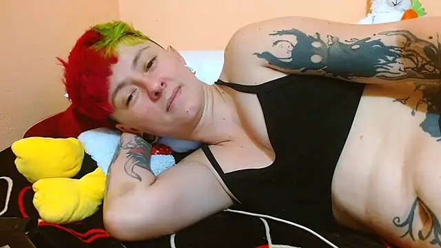 Snapshot of tomboyblue chatting on August 1, 2026, 6:17 pm tomboyblue online show from August 1, 2026, 6:17 pm