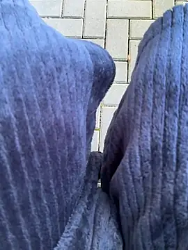 Snapshot of DurableFog chatting on December 15, 2025, 8:20 am DurableFog online show from December 15, 2025, 8:20 am