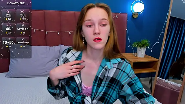 Snapshot of VanillaKelly chatting on January 20, 2025, 1:18 am VanillaKelly online show from January 20, 2025, 1:18 am