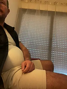 porompomperro online show from January 8, 2025, 11:21 am